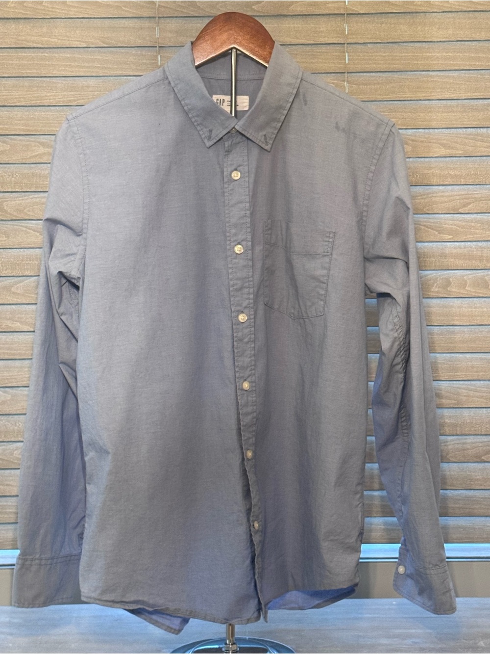 GAP Men's Light Blue Long-Sleeve Button-Up Shirt